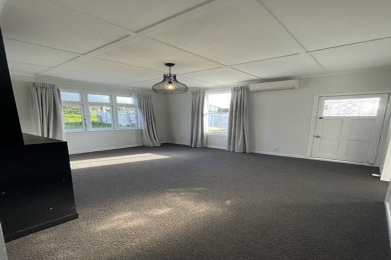 Photo of property in 87 Don Buck Road, Massey, Auckland, 0614