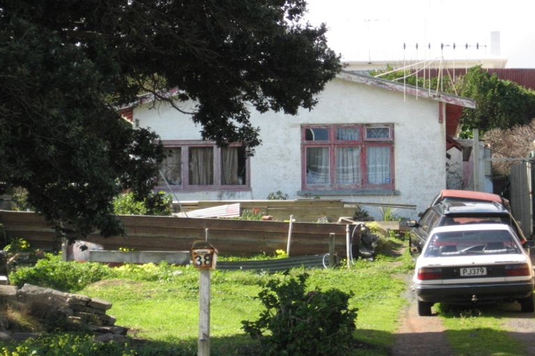 Photo of property in 38 Karaka Street, Castlecliff, Whanganui, 4501