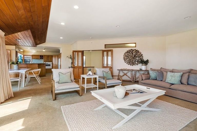 Photo of property in 32 Marine Parade, Mount Maunganui, 3116