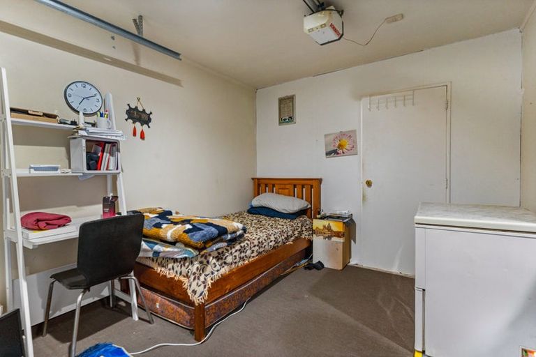 Photo of property in 11e Sturges Road, Henderson, Auckland, 0612