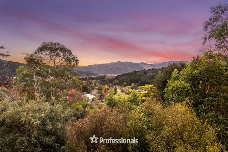 Photo of property in 10 Hobbit Lane, Pinehaven, Upper Hutt, 5371
