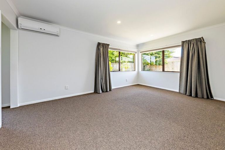 Photo of property in 3 Aztec Place, Conifer Grove, Takanini, 2112