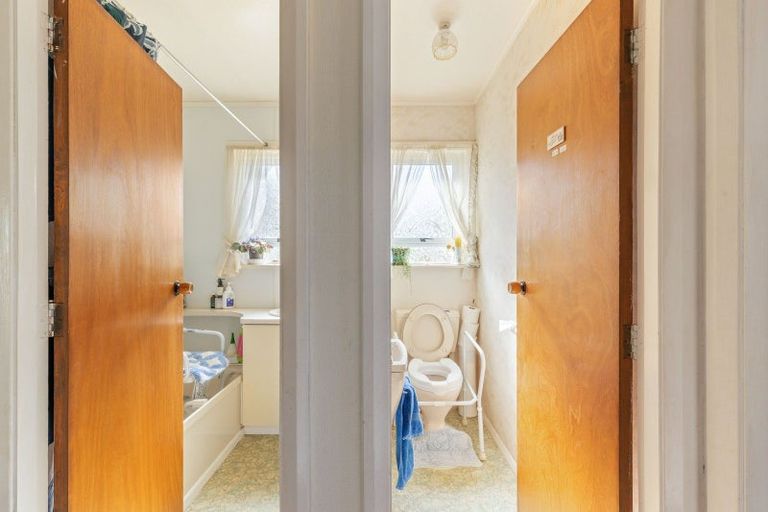 Photo of property in 31 Wrantage Street, Westown, New Plymouth, 4310