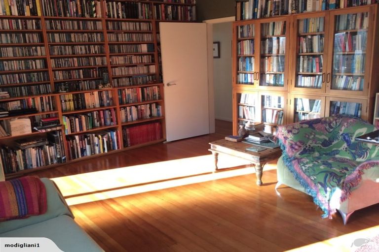 Photo of property in 19 Milne Terrace, Island Bay, Wellington, 6023