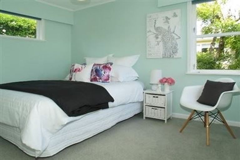 Photo of property in 19a Tawa Terrace, Tawa, Wellington, 5028