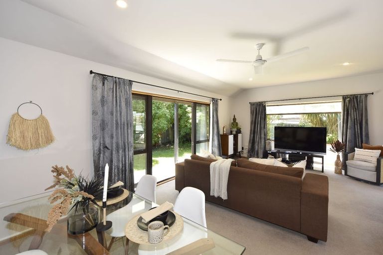 Photo of property in 2/310 Withells Road, Avonhead, Christchurch, 8042