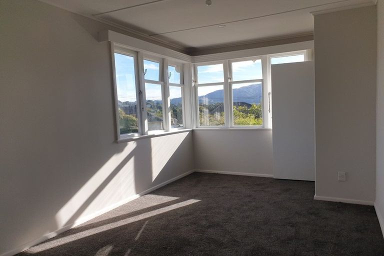 Photo of property in 5 Stevens Crescent, Ranui, Porirua, 5024
