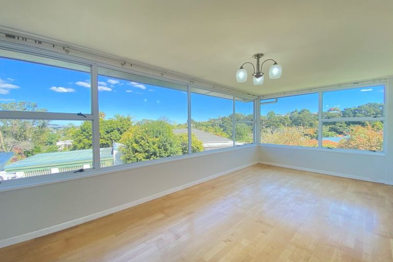Photo of property in 78 Onewa Road, Northcote Point, Auckland, 0627