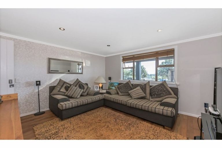Photo of property in 10 Rishworth Avenue, Stanmore Bay, Whangaparaoa, 0932