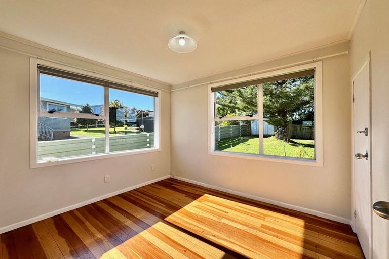 Photo of property in 16 Carole Crescent, Pakuranga, Auckland, 2010