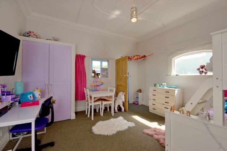 Photo of property in 107 Hargest Crescent, Saint Clair, Dunedin, 9012