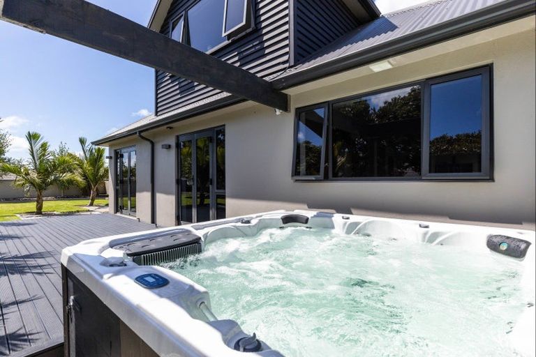 Photo of property in 5-7 Adam Lile Drive, Highlands Park, New Plymouth, 4312