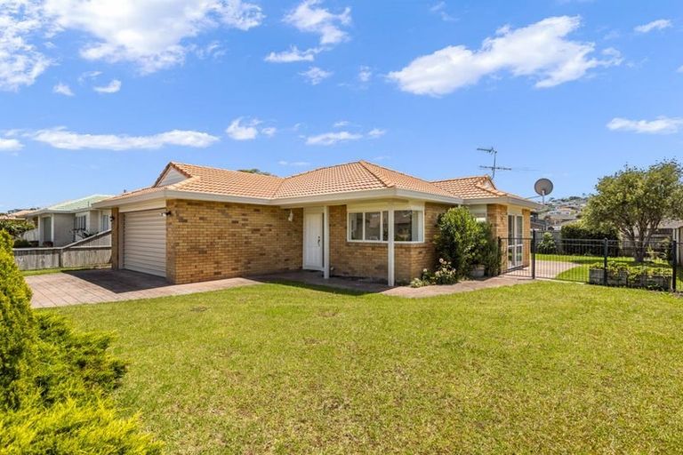 Photo of property in 88 Lakeside Drive, Orewa, 0931