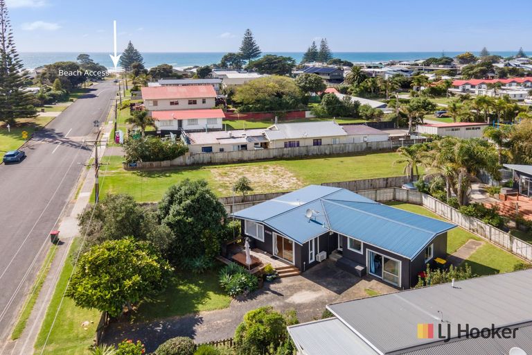 Photo of property in 17 Leo Street, Waihi Beach, 3611