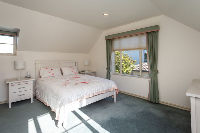 Photo of property in 2/61 Hawkesbury Avenue, St Albans, Christchurch, 8014