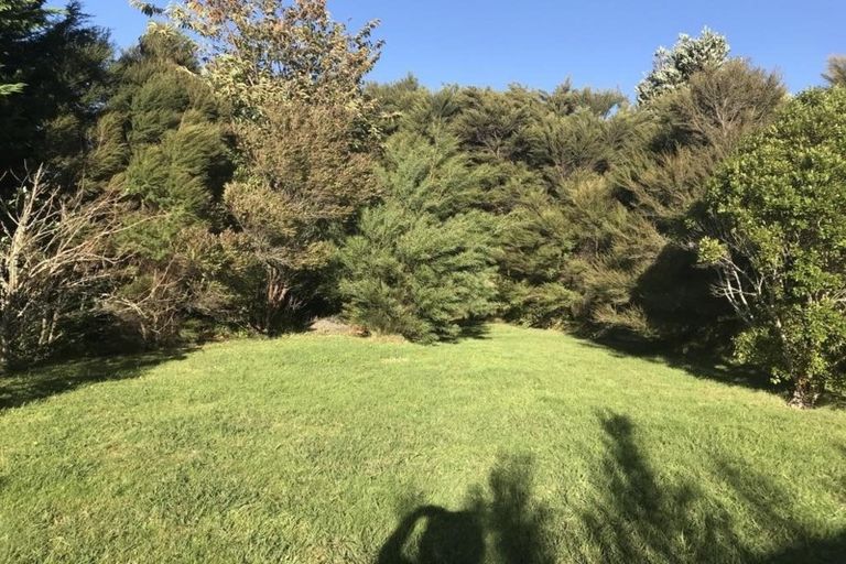 Photo of property in 32 Whitechapel Grove, Stokes Valley, Lower Hutt, 5019