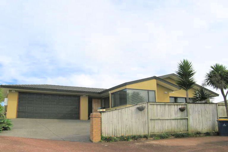 Photo of property in 9 Lasque Place, Glen Eden, Auckland, 0602