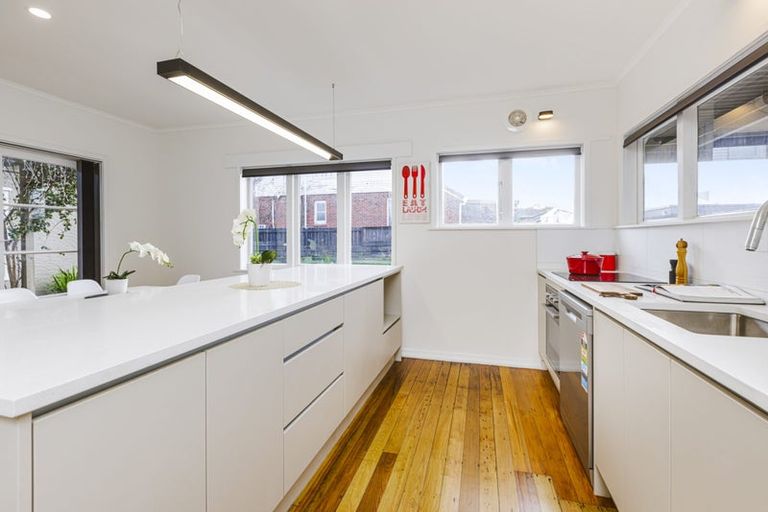 Photo of property in 1/40 Churchill Avenue, Manurewa, Auckland, 2102