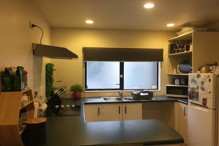 Photo of property in 135d Triangle Road, Massey, Auckland, 0614