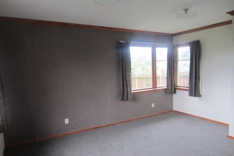 Photo of property in 15 Woodstock Terrace, Tawa, Wellington, 5028