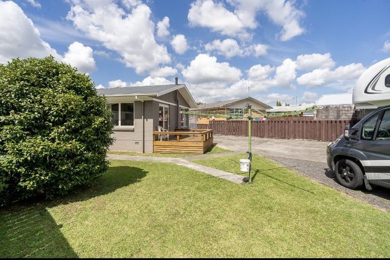 Photo of property in 43 Lewis Street, Glenview, Hamilton, 3206