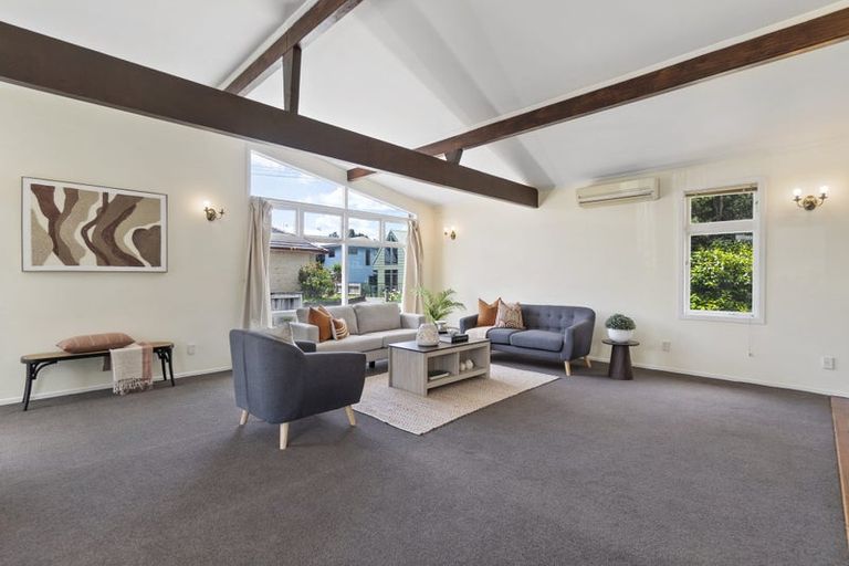 Photo of property in 24 Braid Road, St Andrews, Hamilton, 3200