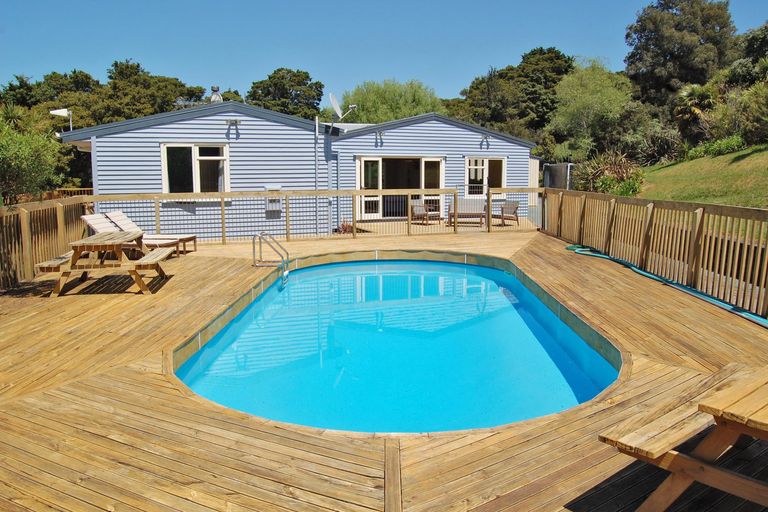 Photo of property in 70 James Road, Maungaturoto, 0587