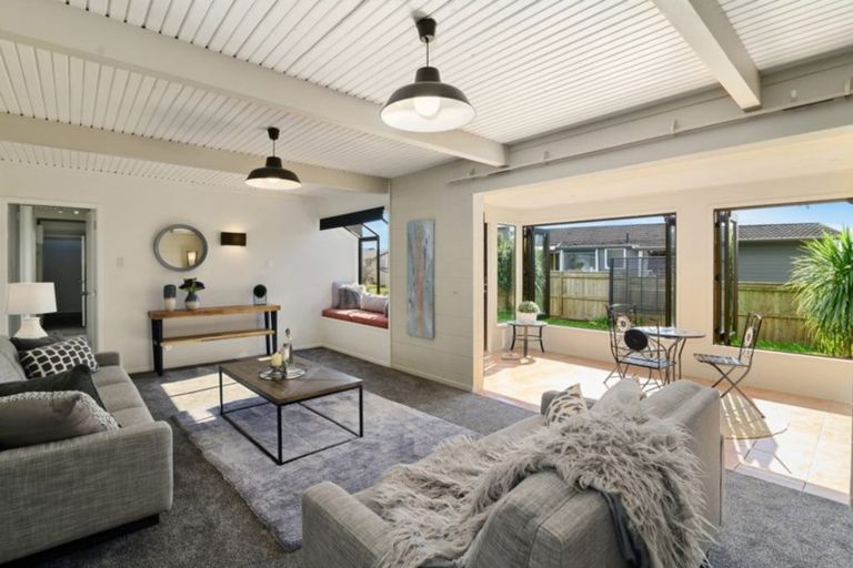 Photo of property in 6 Mark Place, Lynmore, Rotorua, 3010