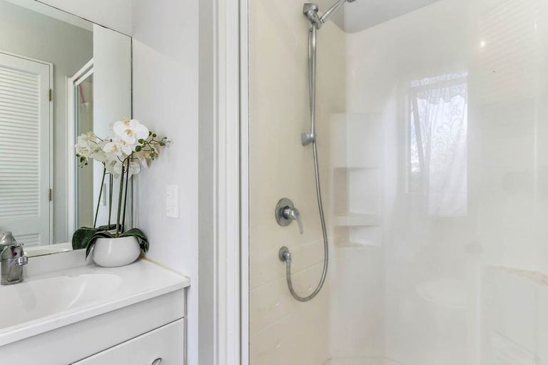 Photo of property in 100 Chapel Road, Flat Bush, Auckland, 2019