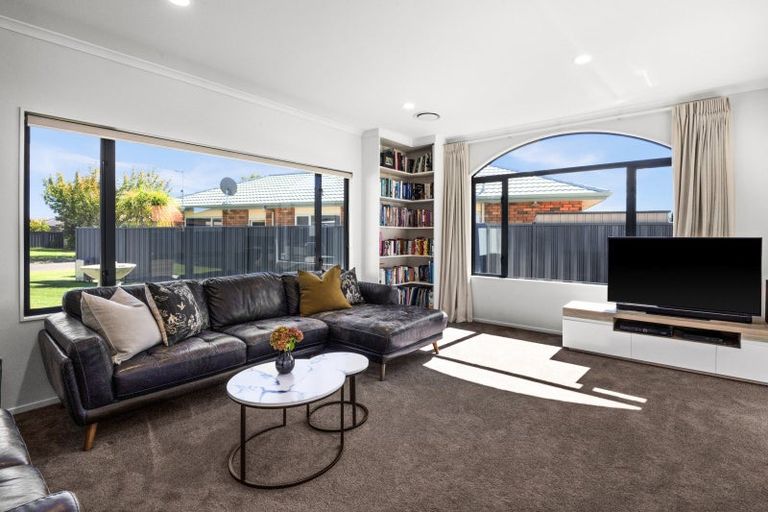 Photo of property in 9 Forbury Way, Taradale, Napier, 4112