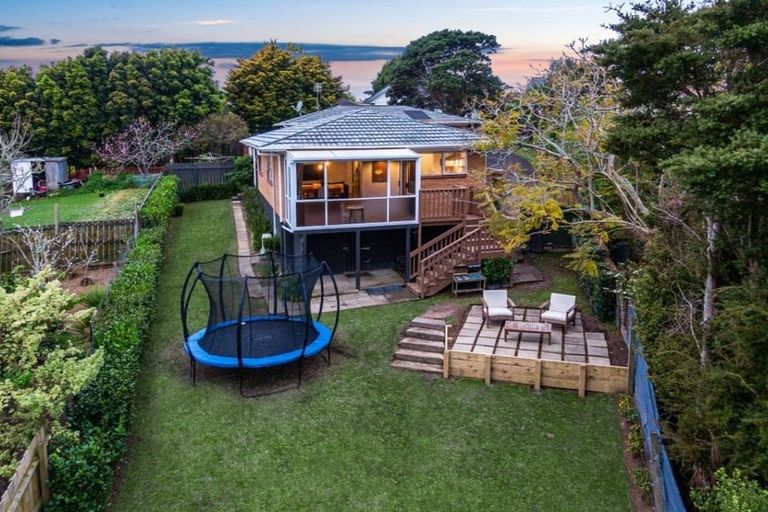 Photo of property in 2/13 Zita Maria Drive, Massey, Auckland, 0614