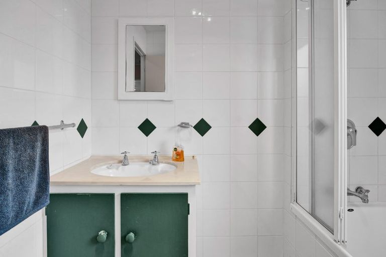 Photo of property in 22 Karaka Street, Inglewood, 4330