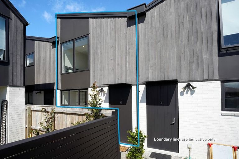 Photo of property in 10/12 Tawa Road, Te Atatu Peninsula, Auckland, 0610