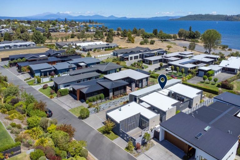 Photo of property in 12 Kurapoto Lane, Rainbow Point, Taupo, 3330