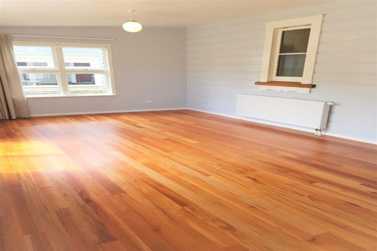 Photo of property in 128 Derwent Street, Island Bay, Wellington, 6023