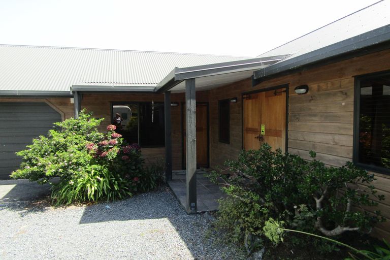 Photo of property in 7 Puketutu Drive, Haruru, 0204