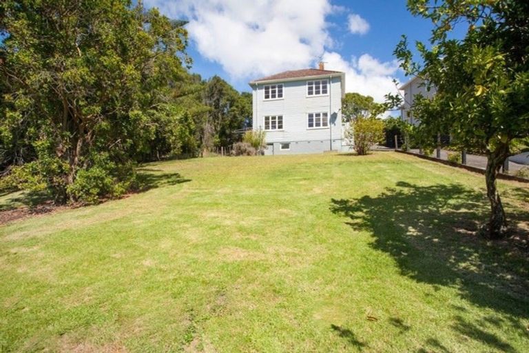 Photo of property in 45 Tahapa Crescent, Meadowbank, Auckland, 1072