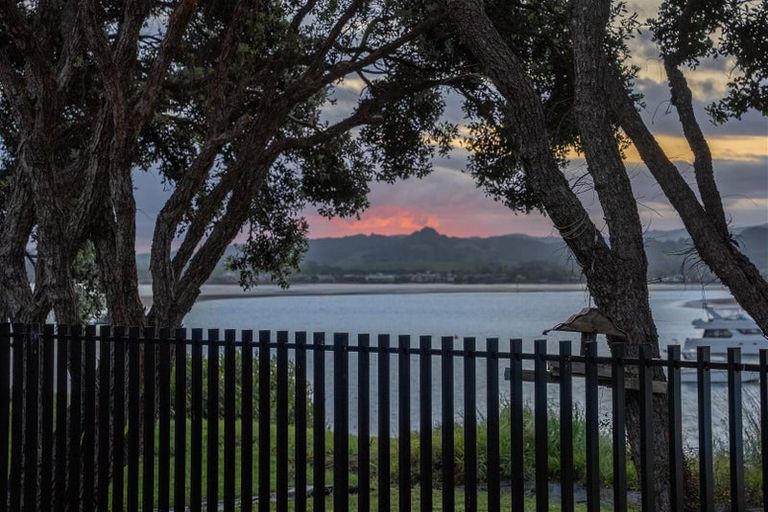 Photo of property in 10 Ida Way, Omaha, 0986