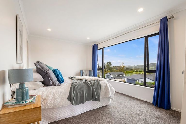 Photo of property in 6 Barrique Road, Kumeu, 0810