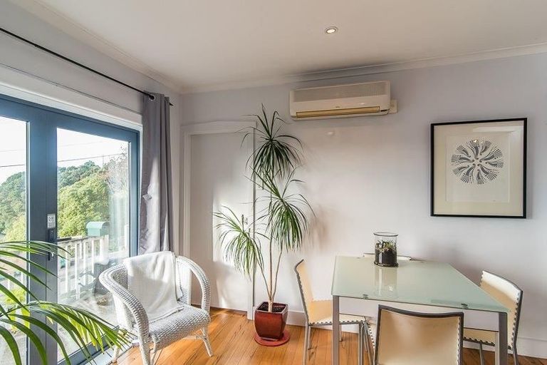 Photo of property in 92 Duncan Terrace, Kilbirnie, Wellington, 6022