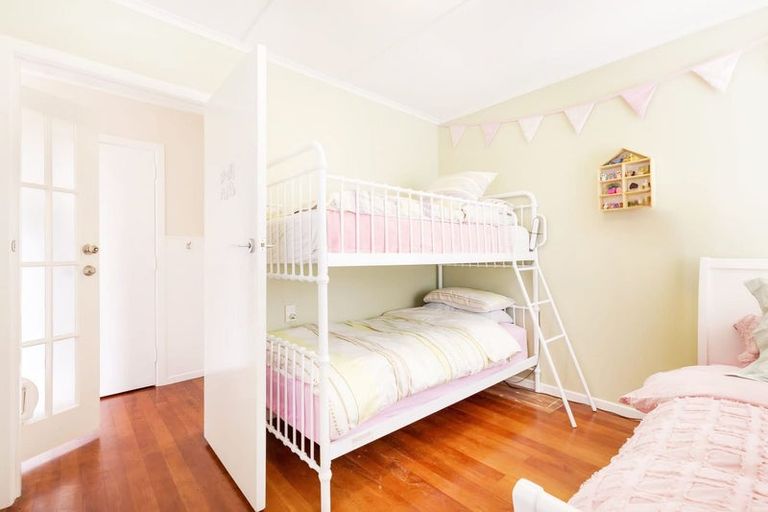 Photo of property in 53 Sunnyside Road, Sunnyvale, Auckland, 0612