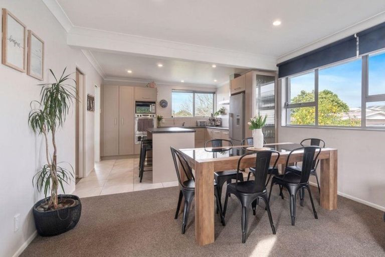 Photo of property in 19 Tapu Road, Huapai, Kumeu, 0810