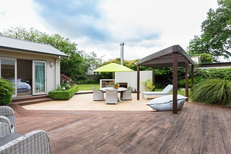 Photo of property in 2 Pastoral Lane, Hokowhitu, Palmerston North, 4410