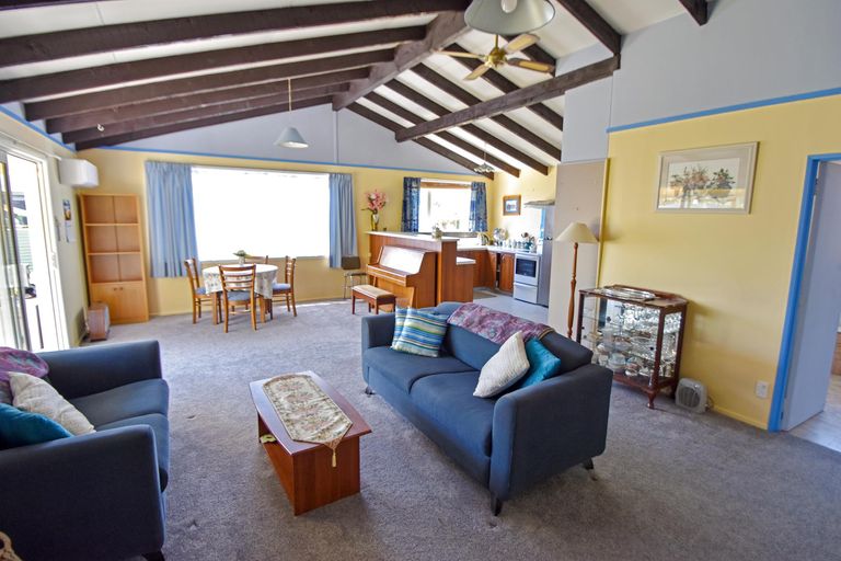 Photo of property in 2 Keene Place, Omarama, 9412