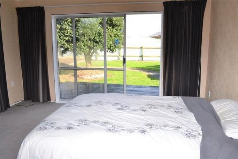 Photo of property in 24 Apollo Parade, Milson, Palmerston North, 4414