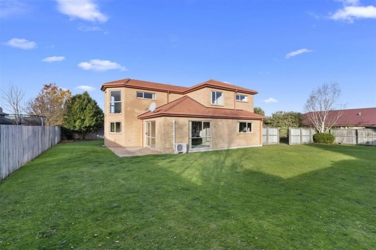 Photo of property in 44 Coolspring Way, Redwood, Christchurch, 8051