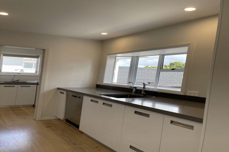 Photo of property in 3 Ussher Place, Pakuranga Heights, Auckland, 2010