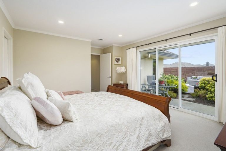 Photo of property in 19 Tennyson Avenue, Kelvin Grove, Palmerston North, 4414