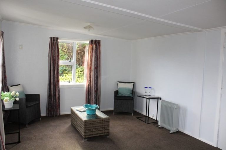 Photo of property in 1 Park Street, Winton, 9720