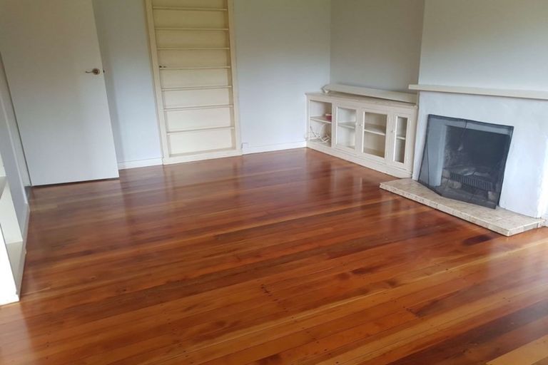 Photo of property in 37 Pakuranga Road, Pakuranga, Auckland, 2010